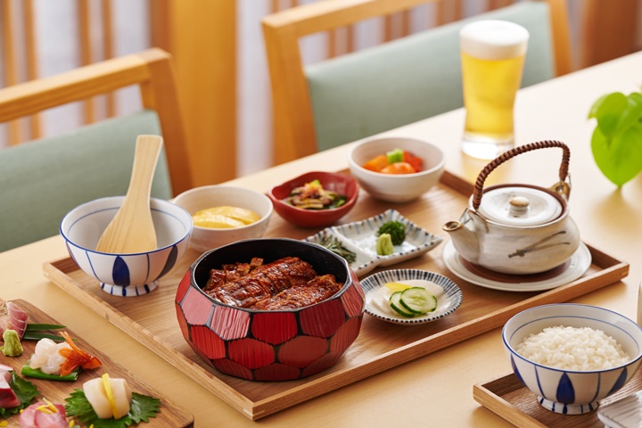 ▲「蒲燒鰻魚三吃御膳」設計為能夠一次以原味、搭配小菜、茶高湯3種方式品嘗。　圖：頑味國際餐飲／提供