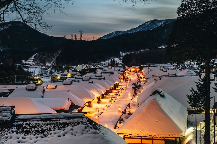 ▲福島大內宿冬季點燈的夢幻景致,猶如走入童話世界。 圖:Shutterstock/來源