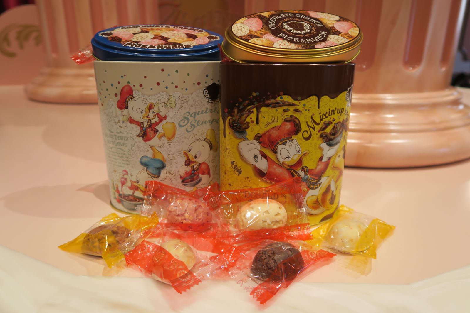 東京迪士尼樂園35週年時推出過巧克力脆心期間限定商店，也是以唐老鴨為主題
