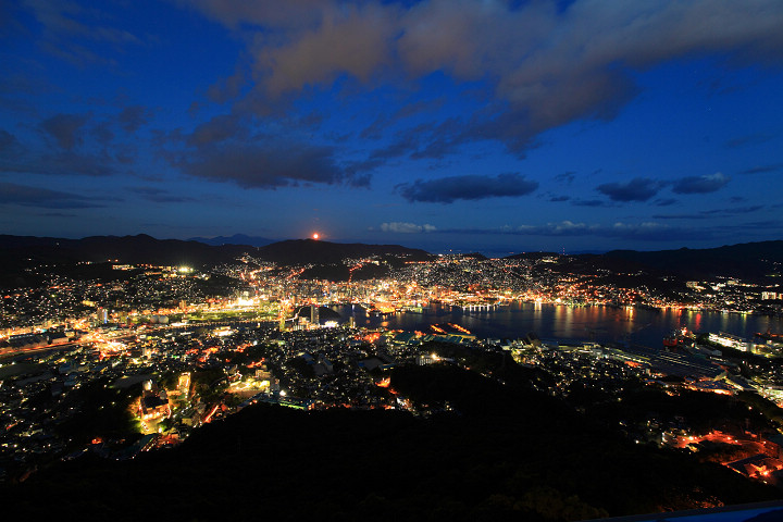 長崎夜景(稻佐山)    圖片提供：長崎縣觀光連盟 (2)