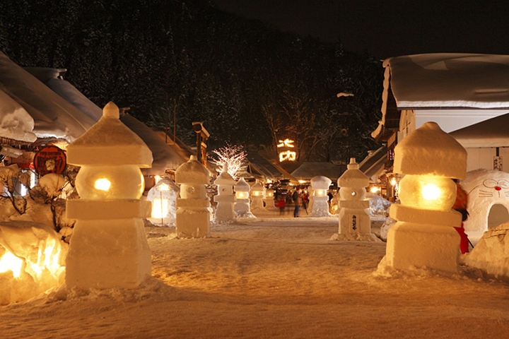 ▲推薦冬遊日本東北遊客入住大內宿，體驗雪祭之美。　圖：福島縣觀光物產交流協會／提供