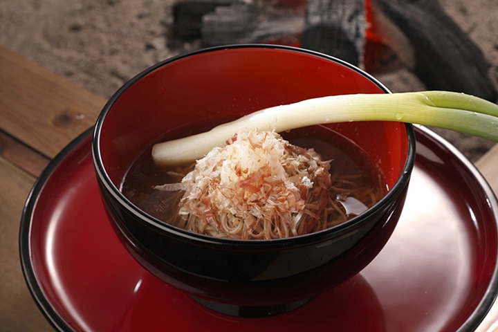 ▲大蔥蕎麥麵吃法獨特，但卻能品嘗到食材的最鮮味。　圖：福島縣觀光物產交流協會／提供