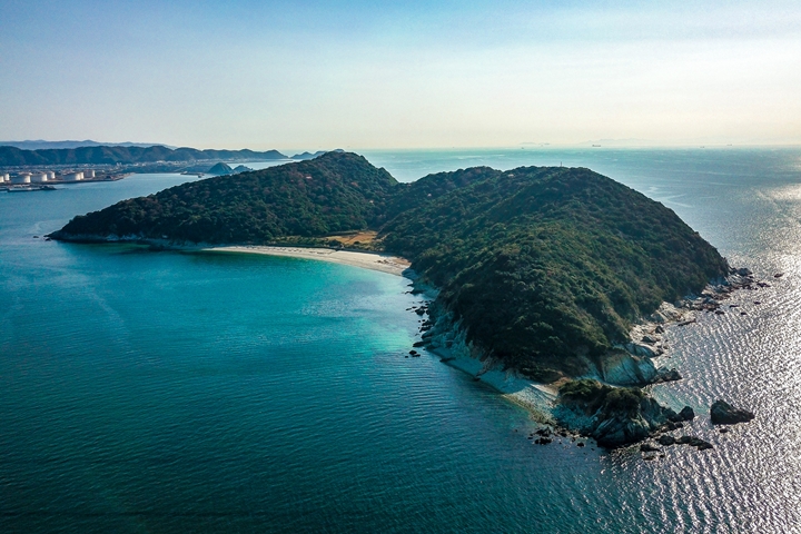 ▲和歌山縣的無人島「地之島」主打無人島露營。　圖：株式会社ジョブライブ／來源