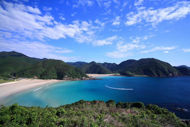 五島代表性的高濱海水浴場，以美麗的白沙灘聞名